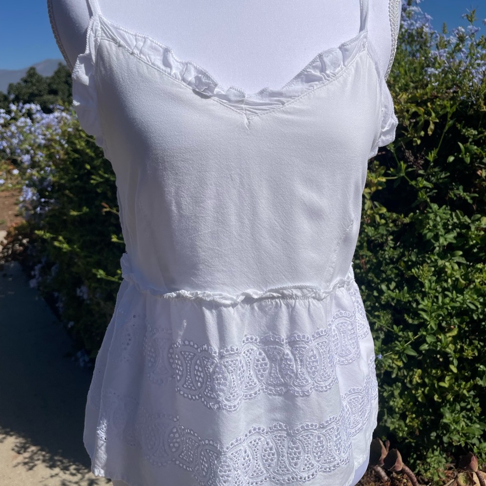 Chic White Lace Women's Camisole‎ (NWOT) - Picture 3 of 10